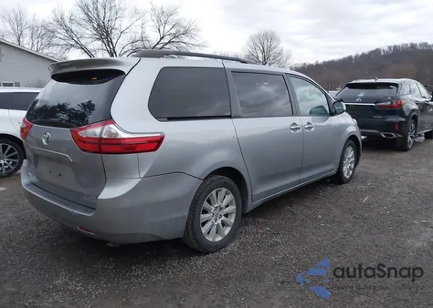 2015 Toyota Sienna Xle 7 Passenger z USA, uszkodzony, nr VIN 5TDDK3DC8FS104016